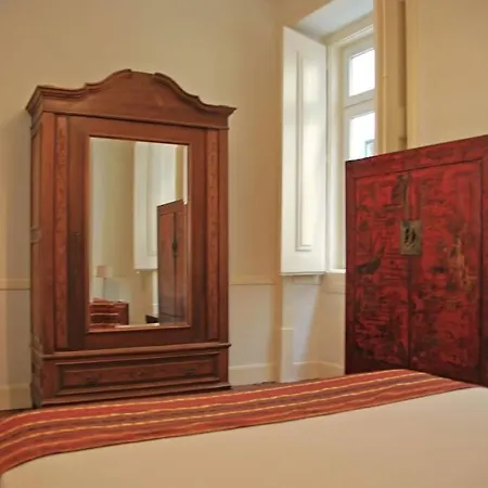 Center Baixa - 3 Bedrooms شقة *